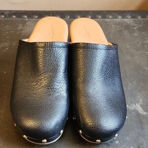 Universal Thread Black Clogs with Stud Accents